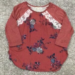 Rewind ladies top, rust color with flowers and lace design, size large